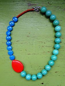 Collares llamativos hechos a mano a prueba de agua, COLLAR COLGANTE de piedra azul hueca, collar de concha de resina de forma ovalada - Product Image 2