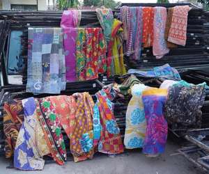 Edredones Kantha bohemios hechos a mano indios Reversible | Manta de tiro de algodón vintage | Mezcla y combina colcha lote al por mayor - Product Image 1