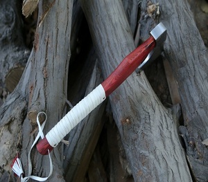 Hache en acier à haute teneur en carbone personnalisée faite à la main Hache de qualité industrielle Gaine en cuir fin Manche en bois gravé à l'acide Article tendance viral - Product Image 4