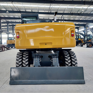 Excavatrice sur pneus, machine de construction routière robuste, cabine fermée haute visibilité - Product Image 4