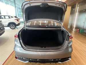 Vehículo Familiar Compacto Sedán de 4 Puertas y 5 Asientos, Motor 1.5L IVT, Gasolina, Año 2026, en Perfecto Estado, Listo para Enviar - Product Image 5