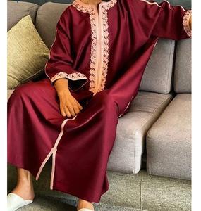 Poitrine avant interdiction brodé ou cou personnalisé Style ethnique jeunes hommes mode musulmane décontracté longue chemise robe Thobe / Thawb - Product Image 4