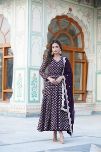 ชุดกระโปรง Anarkali จากนักออกแบบล่าสุดของ Fab Zone ชุดเดรสซารีชาวปากีสถานชั้นสูงงานปักลวดลาย - Product Image 2