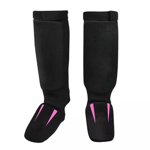 Protèges-tibias GAF Muay Thai - Protèges-jambes en PVC léger et durable avec protection des pieds et des genoux pour le kickboxing, le MMA, le taekwondo et les arts martiaux - Product Image 4