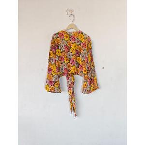 Taille Libre Femmes Crop Top Vintage Floral Print Tie Top Bell Sleeve Casual Silk Wrap pour Summer Party Most Trending Dot Pattern - Product Image 4