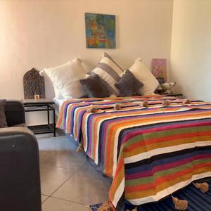 Couverture marocaine faite à la main, authentique artisanat berbère, couverture douce tissée à motifs tribaux, décoration d'intérieur, cadeau - Product Image 1