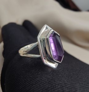 Anillo de plata esterlina de corte hexagonal de amatista 925 natural al por mayor, joyería de piedras preciosas para mujer, ajuste de bisel de rodio para bodas - Product Image 2
