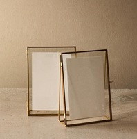 Marco de fotos de arco de latón de moda elegante decoración del hogar soporte de fotos con pantalla de cristal moderna elegante soporte de fotos de Metal