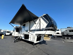 Vendeur Vérifié – Occasion, comme neuf : Modèle K-e-y-s-t-o-n-e Montana 3901RK 2026 à haute performance, disponible à la vente - Product Image 6