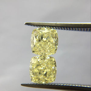 เบาะตัดเพชรสวยงามสีเหลืองอ่อน VS1กะรัตเพชรทรงหลวมมาตรฐาน Gia จากอินเดีย - Product Image 1