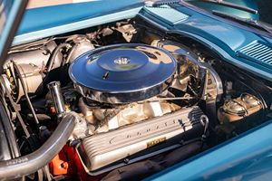 Chevrolet Corvette Convertible de 1965, Usado, Transmisión Manual de 4 Velocidades, Motor V8 de 327 Pulgadas Cúbicas con Número de Serie Original, Restaurado - Product Image 5