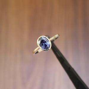 Bague unique en tanzanite ovale de laboratoire, sertie en bélière, style Art déco, bague de fiançailles - Product Image 2