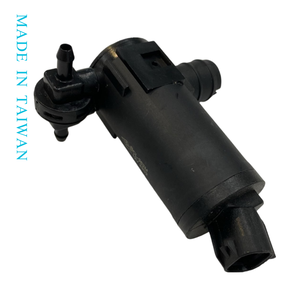 Bomba de lavado de plástico OEM #85330-0E031 fabricada en Taiwán para limpiaparabrisas Toyota RAV4 - Product Image 1
