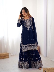 Conjunto de Fiesta de Georgette Sintética con Bordado de Cordón de Diseño, Lentejuelas, Hilo y Perlas, Top y Sharara con Dupatta - Product Image 3