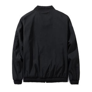 Venta al por mayor Hombres Slim Fit Varsity Jacket Ropa deportiva ligera con bolsillo de botón - Product Image 2