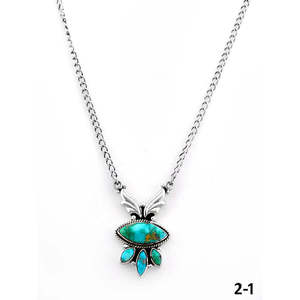 Pendentif artisanal en turquoise taille émeraude en forme d'ailes, serti clos, avec chaînes en argent sterling, symbole chrétien tendance, Southwest - Product Image 2
