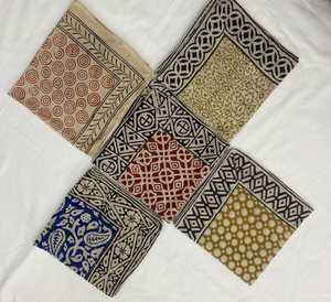 Ensemble de foulards bandana en paisley imprimés à la main, coton biologique, accessoire de mode artisanal éthique - Product Image 1