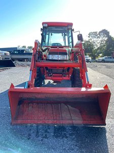 Tracteur à roues d'occasion Kubota L3710 354 heures d'origine Composant moteur de base inclus - Product Image 5
