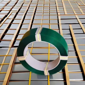 Rollo de flejado de plástico PET de longitud ajustable OEM ODM para máquinas de embalaje siguiendo los estándares de exportación - Product Image 1