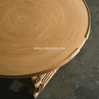 Table basse moderne élégante et luxueuse avec plateau en bois - Meuble de salon écologique et durable pour villas