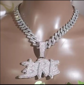 Colgante de letra con cepillo de espina vibrante, collar con nombre personalizado helado con cadena cubana, regalo para él en latón CZ, joyería para fiesta de graduación - Product Image 6