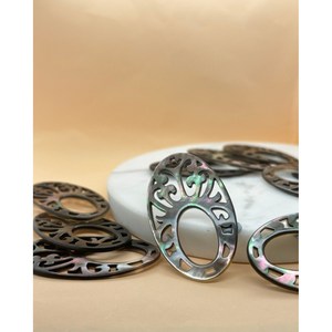 ฝาครอบลูกปัดรูปไข่ลายฉลุสีดำทำจากมุก - Product Image 2