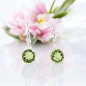 Boucles d'oreilles en argent sterling avec péridot, bijoux faits à la main, pierre de naissance de décembre, cadeau pour femme, élégant - Product Image 5