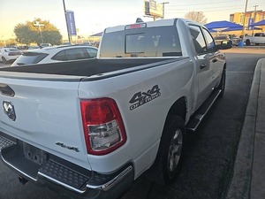 Neatly used V8 Power Trim, Full-Time 4WD - Product Image 4
