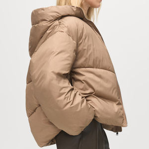 Chaqueta Acolchada Cómoda de la Colección de Invierno Cálida y Acogedora OEM con Tela de Nailon Transpirable, Chaqueta con Capucha Ajustable para Mujer - Product Image 4