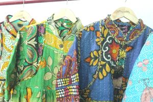 Chaqueta de invierno informal de estilo Kantha única Disfraces de Kantha únicos de moda con acento de reunión - Product Image 5