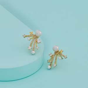 Pendientes de tuerca religiosos clásicos y modernos, chapados en oro, con forma de estrella, de aleación de zinc, cobre y latón, para bodas, fiestas, con perlas y diamantes. - Product Image 1