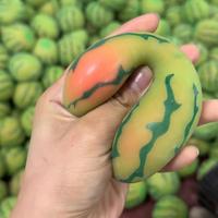 Jouet à presser en forme de pastèque, gadget anti-stress en plastique pour adultes, jeunes et adolescents