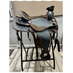 SILLA DE CABALLO WESTERN SINTÉTICA con COLOR PIEDRA DE ÁRBOL DE PLÁSTICO-MARRÓN/NEGRO MEJOR CALIDAD - Product Image 1