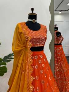ชุดแต่งงานที่สวยงาม lehenga choli กับด้ายและลำดับการทำงาน - Product Image 6