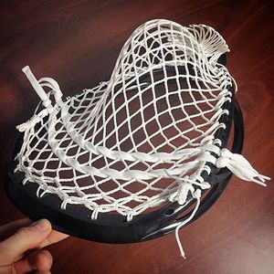 Palo de Lacrosse de Alta Calidad Personalizado, Fuerte Defensa/Intermedio, Eje de Lacrosse de Alta Resistencia con Fabricación Personalizada - Product Image 1