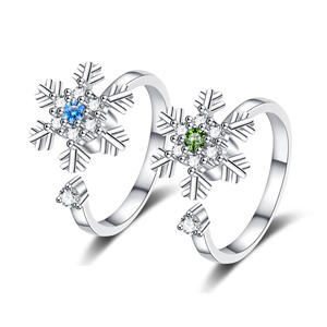 Bague rotative flocon de neige pour femmes, plaquée argent, design tendance, unique, sophistiqué, anti-stress, cadeau de noël - Product Image 1