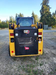 Livraison gratuite CAT226D3 Chargeuse compacte sur pneus 2,65 tonnes 67 CV Moteur diesel Idéale pour la construction, l'agriculture et l'aménagement paysager - Product Image 2