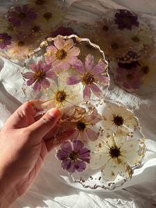 ที่รองแก้วเรซิ่นตกแต่งโต๊ะน้ำชาสไตล์อเมริกันศิลปะสมัยใหม่ คุณภาพสูง งานแฮนด์เมด ฝังกระดูก ดีไซน์ปรับแต่งได้ ทนทาน - Product Image 4