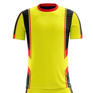 Ensemble de maillots de football en polyester respirant avec nouvelle conception personnalisée au meilleur prix, uniforme de football de sport par sublimation, vente en gros en usine - Product Image 4