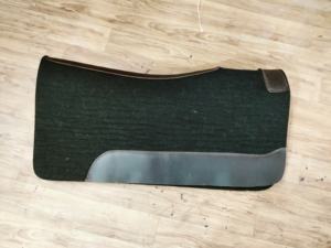 Tapis de selle de cheval anglais avec logo personnalisé avec doublure en tissu pour l'équitation et l'équitation - Product Image 2