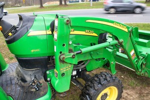 Tracteur à roues John Deere 3520 2013, automatique, 4x4, 55 CV, boîte de vitesses SS, pompe à engrenages, moteur - Product Image 2