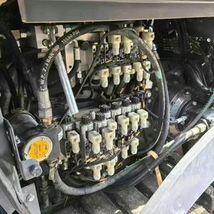 آلة رصف الأسفلت المجنزرة فوجيل سوبر 2100-3L بمحرك دويتز، بقدرة إنتاجية تبلغ 1,600 طن/ساعة وتقنية توفير الوقود إيكودرايف - Product Image 6