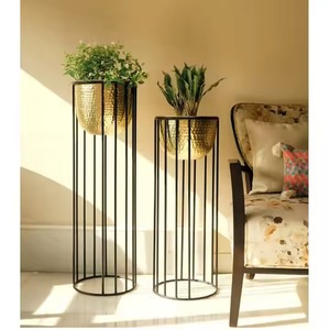 Petite jardinière en laiton pour présentoir de succulentes ou de cactus Pièce d'accent d'intérieur dorée pour table ou étagère de maison - Product Image 3