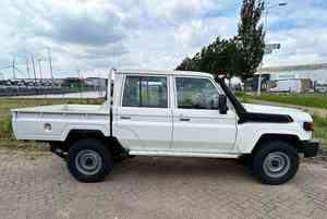 Toyota Land Cruiser d'occasion de qualité supérieure, pick-up double cabine - Product Image 3