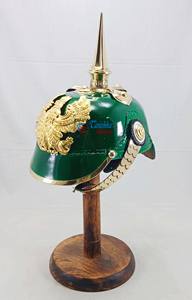 Casque médiéval en cuir vert avec support en bois, style prussien, orné d'agate, portable, 100% fait main, haute qualité, design unique, meilleurs styles - Product Image 2