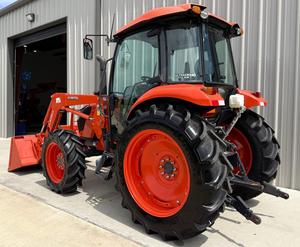 Livraison gratuite Kubota M6060 tracteur agricole avec chargeur à fixation rapide et godet 383 heures 4WD 61HP moteur Diesel 540 PTO 3 points d'attelage - Product Image 5