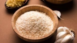 Poudre d'ail déshydratée sans allergène contient de la vitamine C et B6 bonne pour la saveur du système digestif à nos recettes préférées - Product Image 3