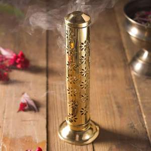 Grand brûleur d'encens en laiton fabriqué à la main avec un aspect antique parfait pour créer une atmosphère spirituelle pendant la prière et la méditation - Product Image 2