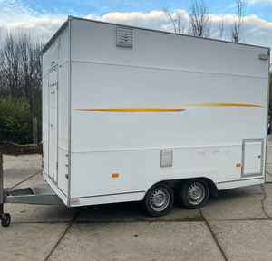 Camion de cuisine mobile Niewiadow B3500 le plus vendu, remorque de cuisine mobile 220V avec étagères en acier inoxydable et cadre galvanisé - Product Image 3