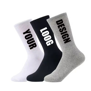 Nuevos calcetines atléticos al por mayor, Calcetines antideslizantes de algodón con agarre para calcetines de punto de fútbol, diseño de logotipo personalizado hecho por Isha Industry - Product Image 1